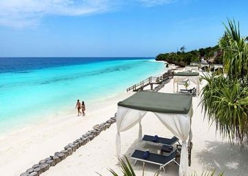 Zanzibar-Beach-Relaxation